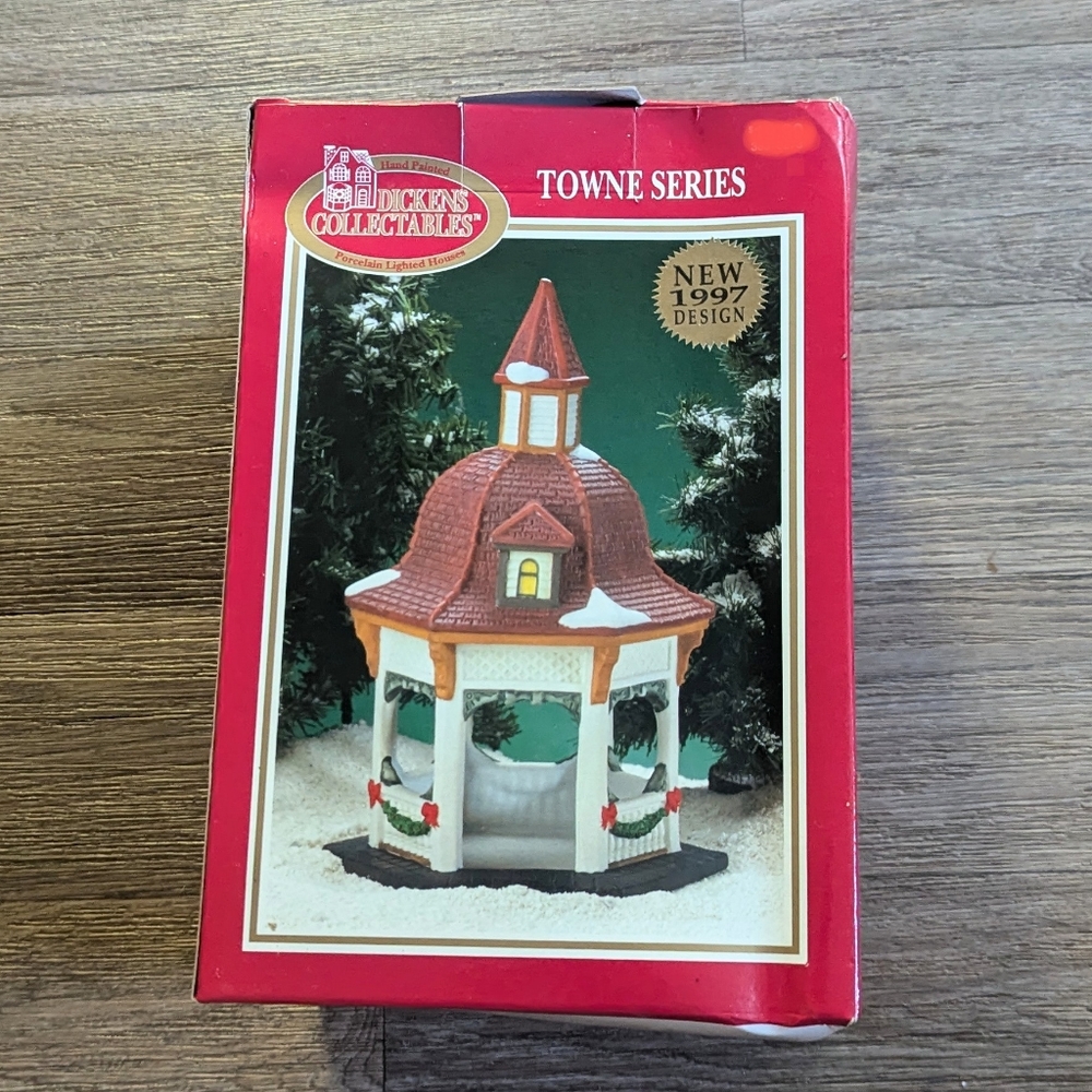 New NIB Dickens Collectables Vintage 1997 Gazebo Christmas Santa Village Decor